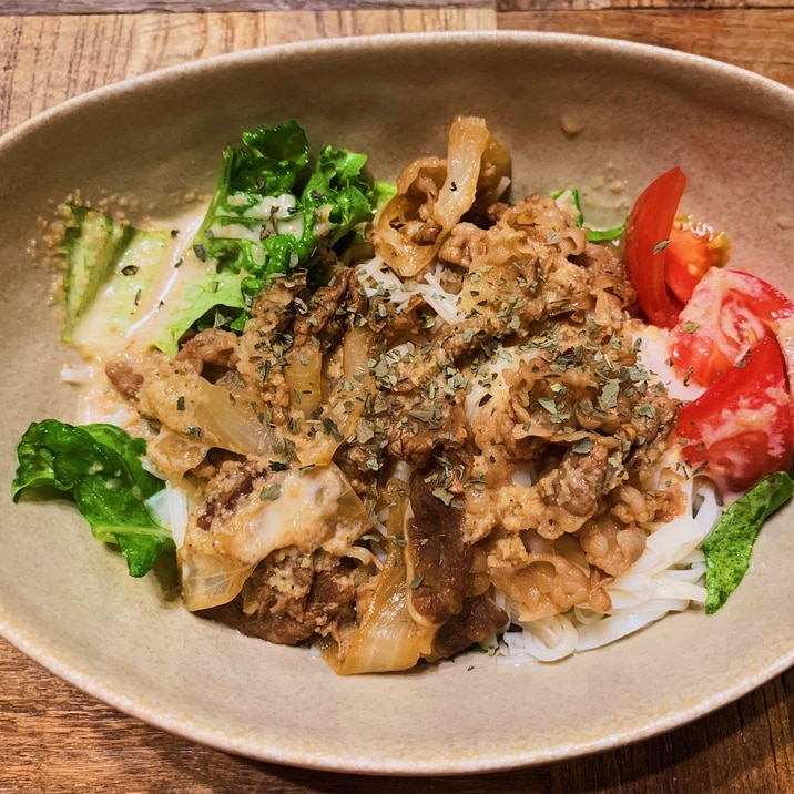 吉野家の牛丼の具を使って♡絶品サラダ肉そうめん